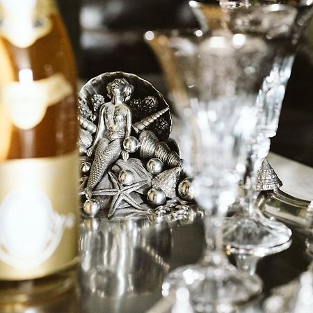 The Harbour - Luxury Living Bed & Breakfast Трани Екстериор снимка
