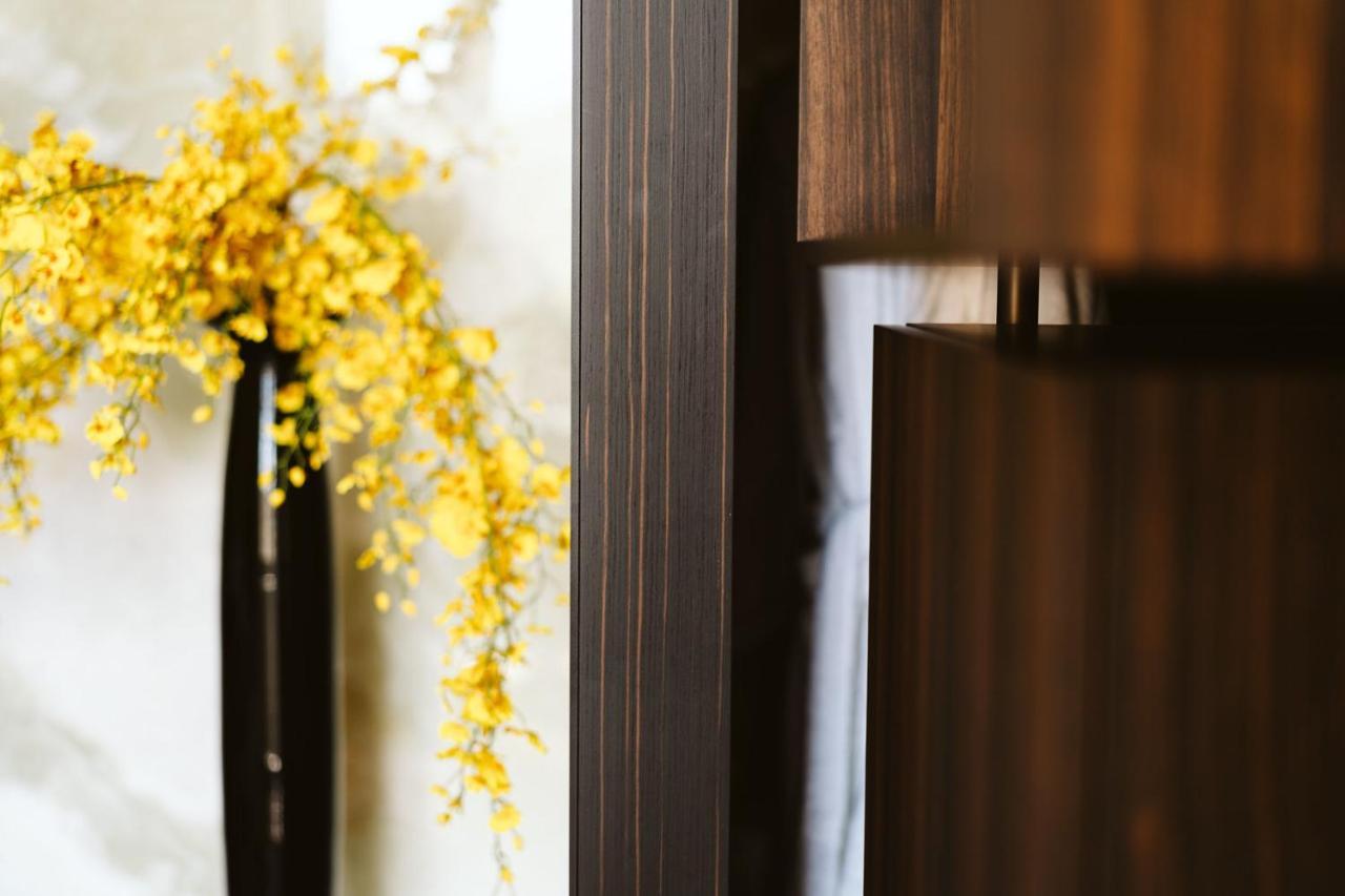 The Harbour - Luxury Living Bed & Breakfast Трани Екстериор снимка