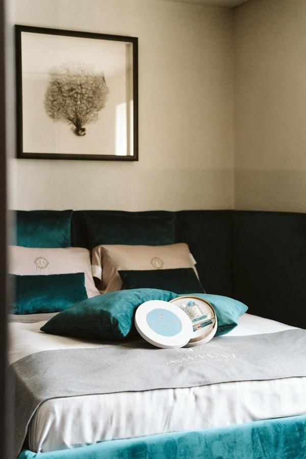 The Harbour - Luxury Living Bed & Breakfast Трани Екстериор снимка